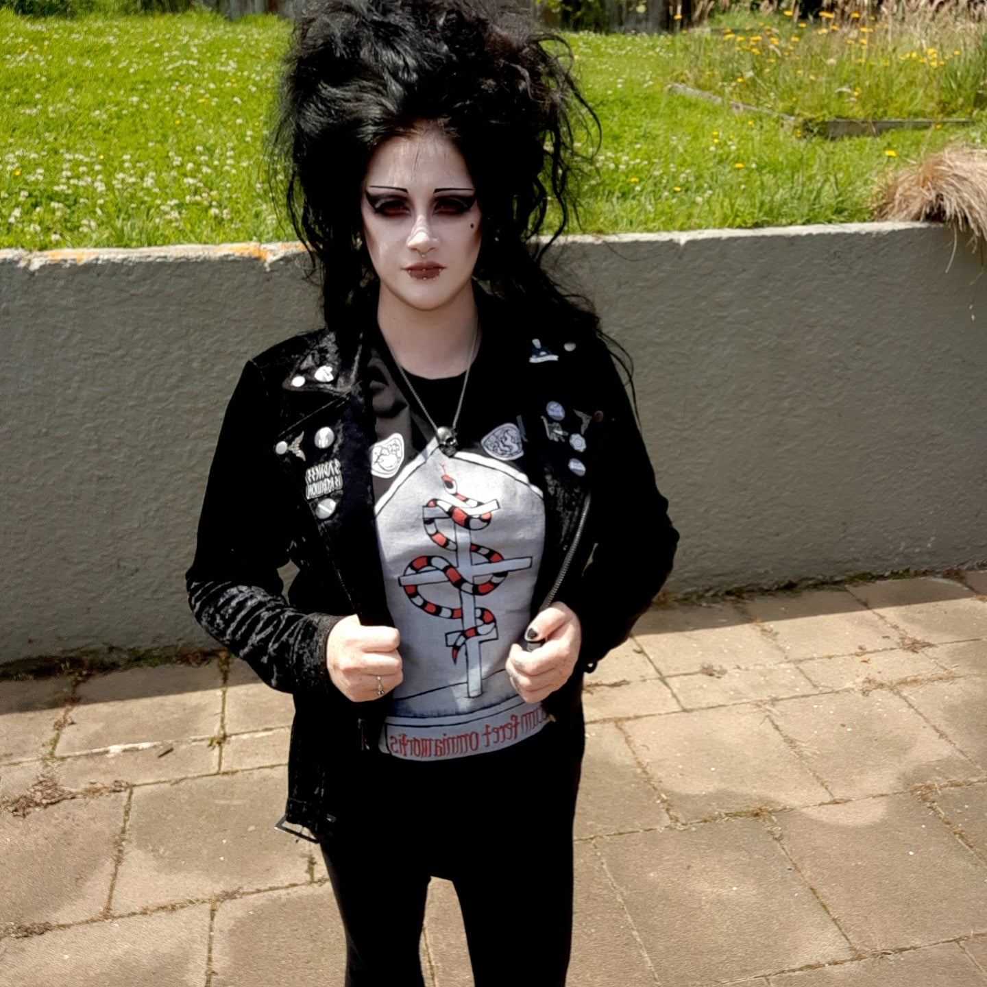 Secum Feret Omnia Mortis Shirt